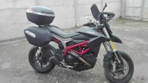 Moto Ducati modelo Hypermotard 821 cc