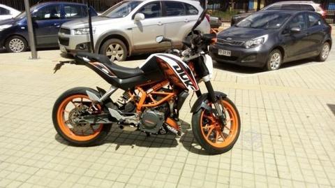 KTM Duke 390. 2015