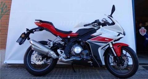 Permuto moto benelli año 2018 por auto año 2010