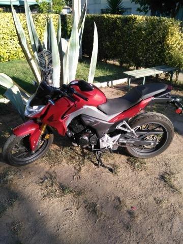 Honda cb190r casi nueva