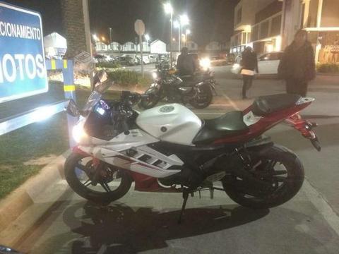 Moto yanaha R15