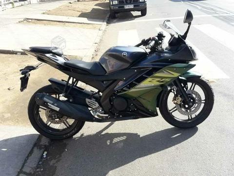 Yamaha r15