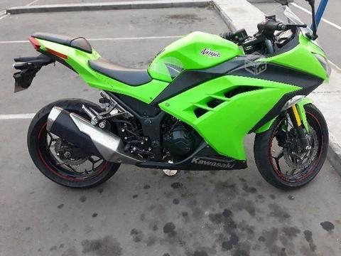 Moto kawasaki ninja 300 abs