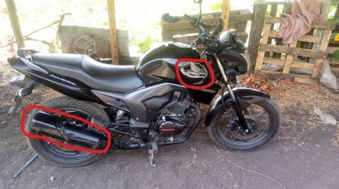Honda Invicta CB150 año 2014