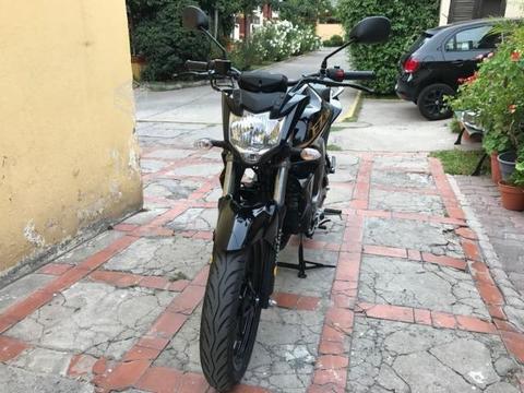 Moto Yamaha FZ casi nueva