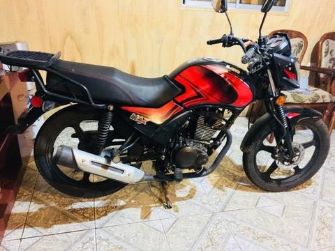 Motocicleta UM MAX