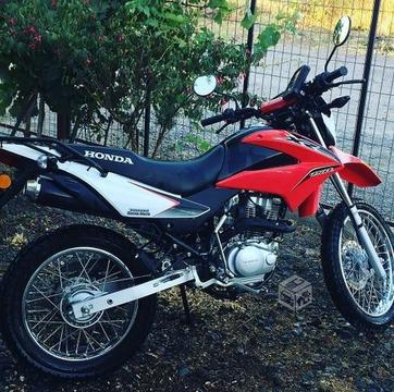 Moto Honda XR150L Año 2017