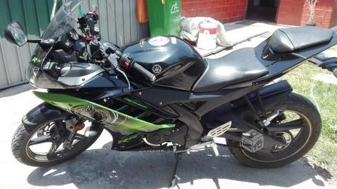 Moto Yamaha R 15