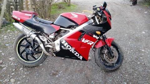 Moto Honda VFR 400 PRO ARM