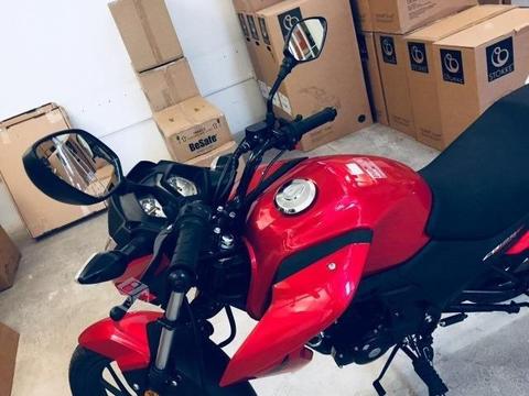 Honda twister 125 roja