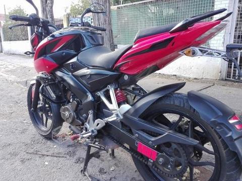 Pulsar NS 200 impecable