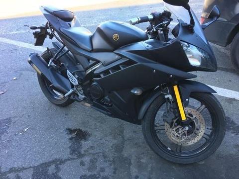 Yamaha r15 negra