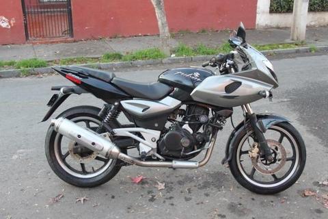 Bajaj Pulsar 220f