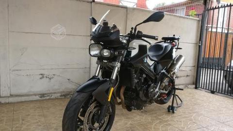 BMW F800R, 2010 31.000 klms, impeque