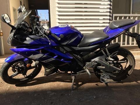 Moto Yamaha r15 2013