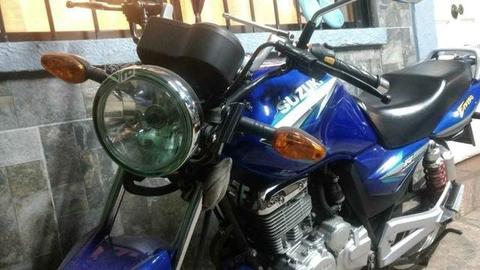 Moto suzuki En 150H