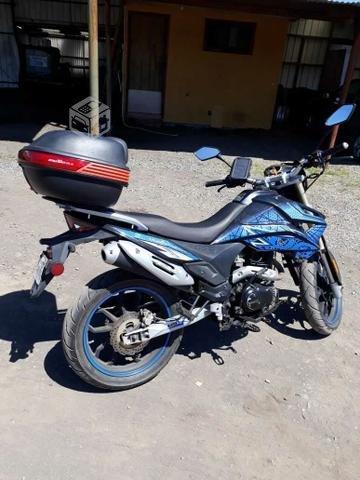 Moto UM hypersport dsr