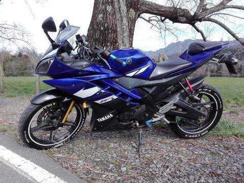 Yamaha r15