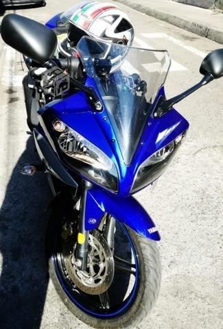 Yamaha R15