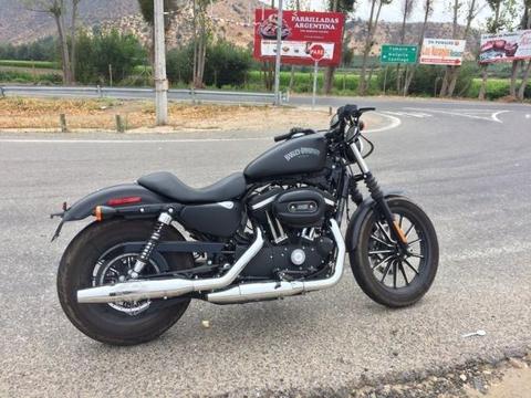 Moto Harley-Davidson Iron 883