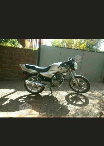 Moto Honda storm 125 2011