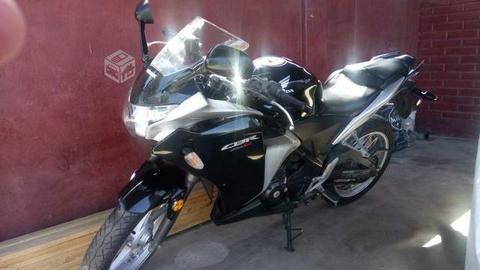 Moto Honda CBR 250R