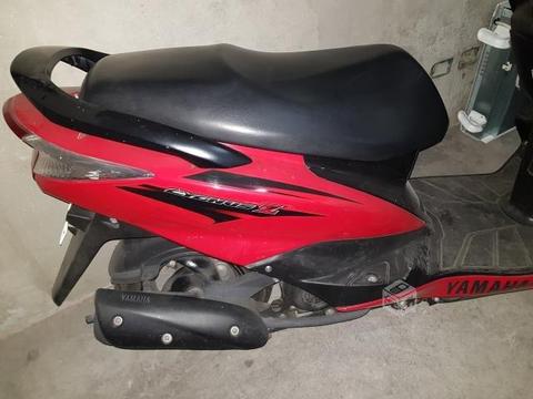 Moto scooter yamaha 125