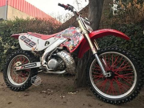 Moto honda cr 250. año 2000