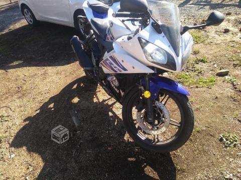 Yamaha r15