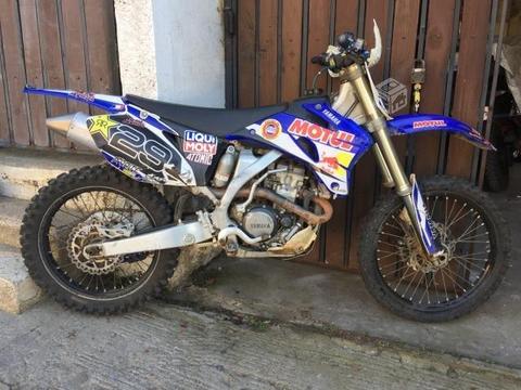 Moto YAMAHA YZ250F