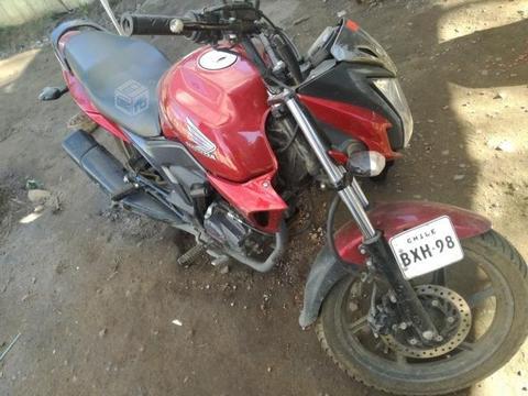 moto honda invicta 150