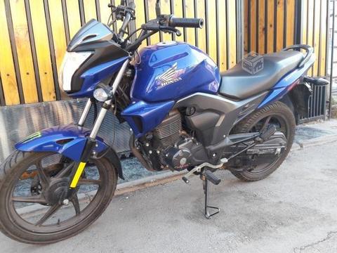 Honda invicta 2015 impecable