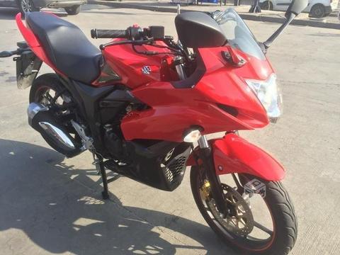 Moto Suzuki gixxer full inyección