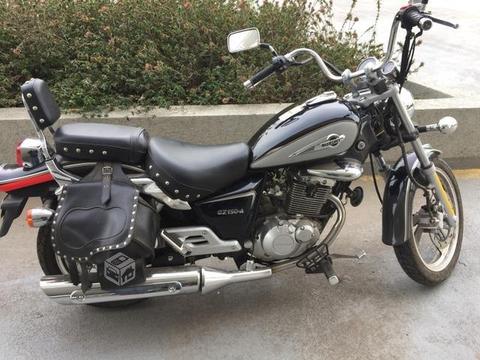 Moto Suzuki GZ 150