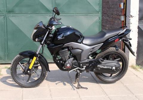 Moto HONDA INVICTA CB 150