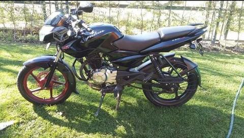 Moto bajaj pulsar cc135