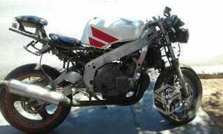 Moto Honda CBR 400 RR
