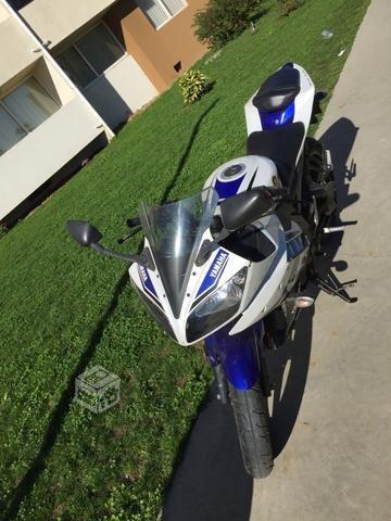 Yamaha R15