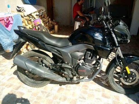 Moto honda invicta