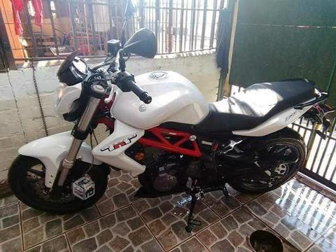 Moto benelli tnt300 2017