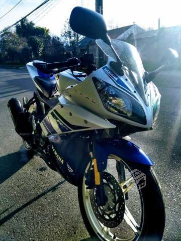 Moto Yamaha r15 2014