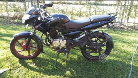 Moto bajaj pulsar cc135