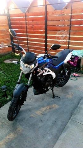 Moto um street R 150