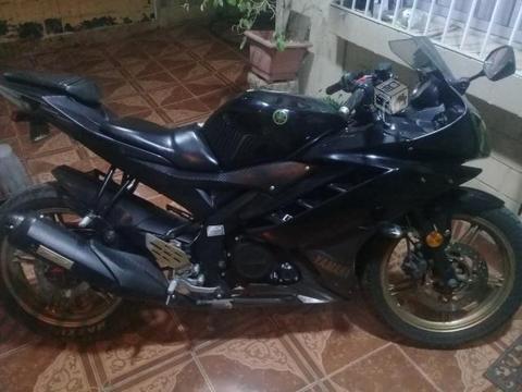 Yamaha r15 exelente