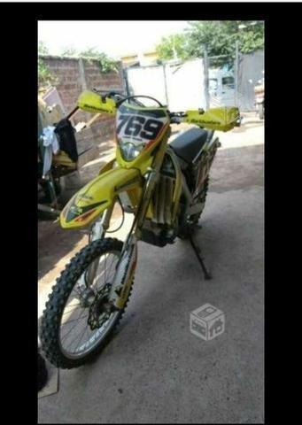 Moto zusuki rmz 450
