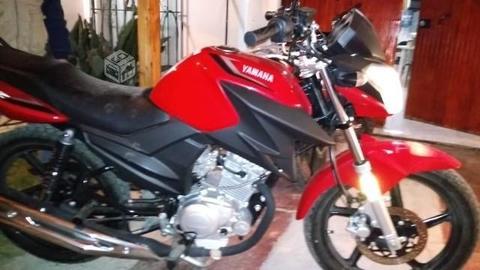 Moto Yamaha nueva un mes de uso