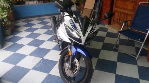 Yamaha R15 2015