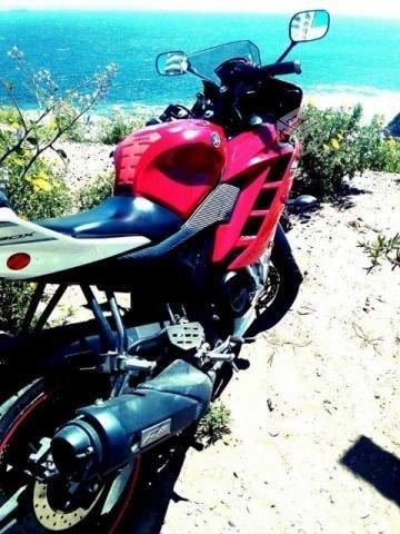 Yamaha r15
