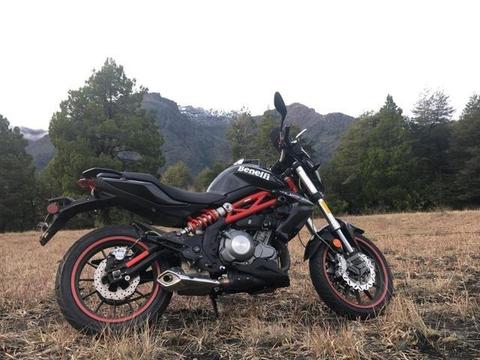 Moto benelli tnt300 año 2017