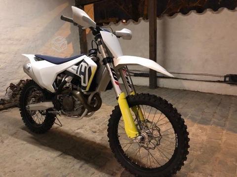 Moto husqvarna